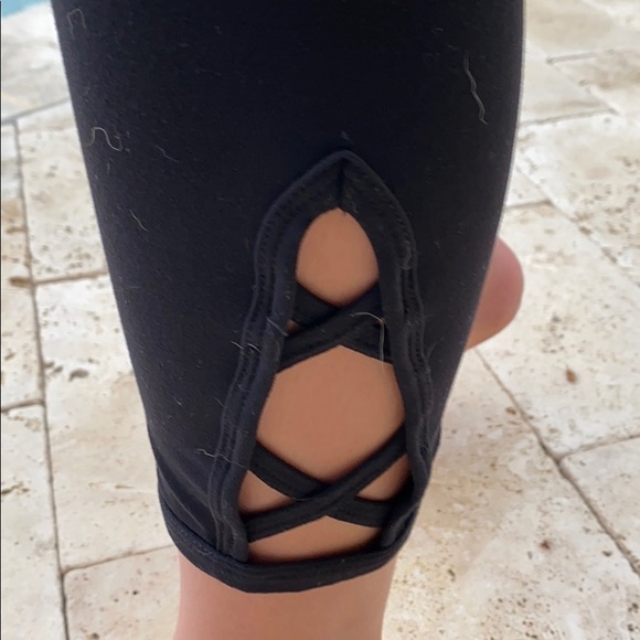 High-waist roll down leggings with side cut outs - Picture 3 of 6